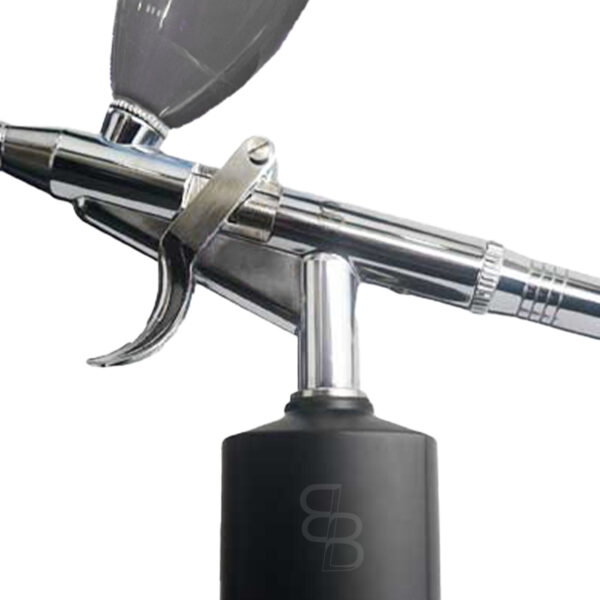 air brush nouveau reservoir gros plan